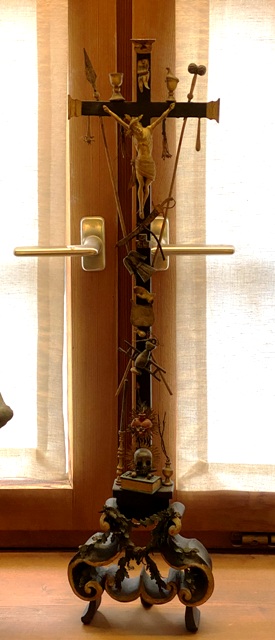 Arma-Christi-Kreuze im Leutkircher Museum