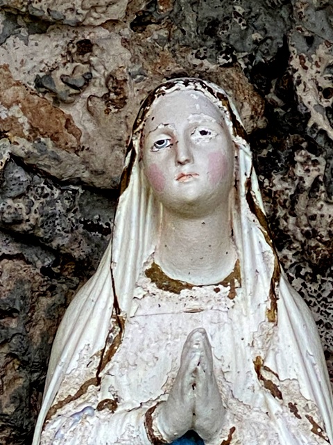 Kreuz mit Lourdesmadonna Winterstettenstadt