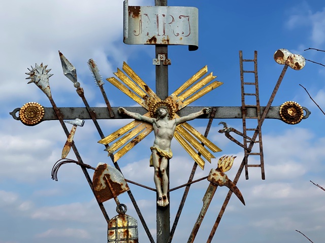 Arma-Christi-Kreuz bei Adrazhofen