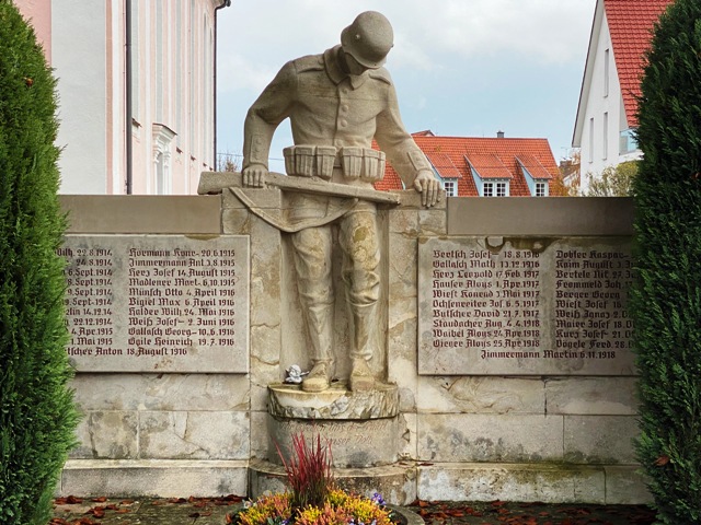 Aitrach, Kriegerdenkmal, Ansicht