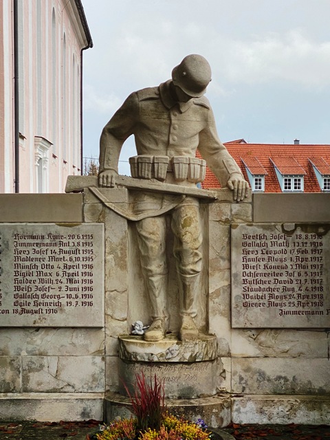 Aitrach, Kriegerdenkmal, Ansicht