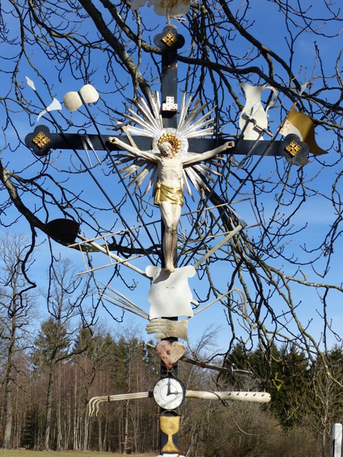 Detail zum Arma-Christi-Kreuz an der Strae nach Bergatreute