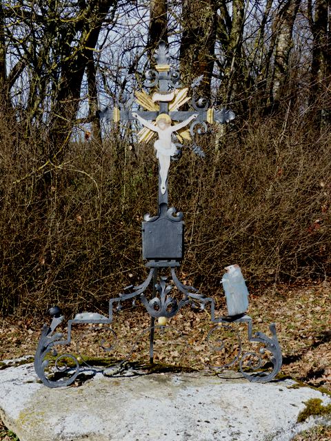 Wegkreuz an der Strae vom Sportplatz Richtung Bergatreute