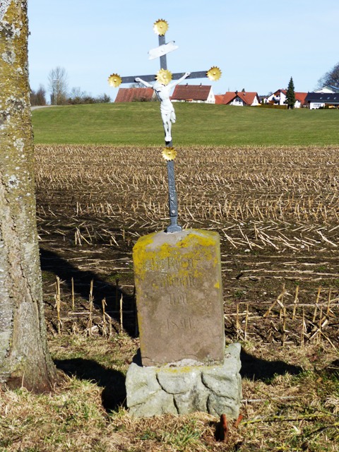 Feldkreuz stlich der Gleise von Gaishaus nach Alttann