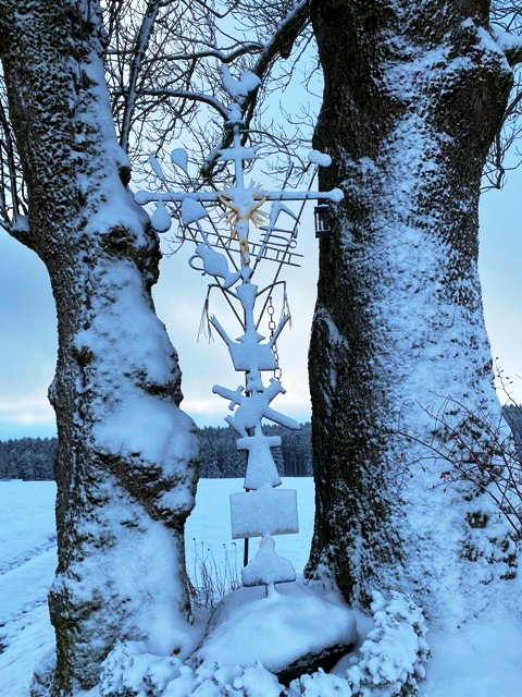 Arma-Christi-Kreuz Ottmannshofen im Schnee