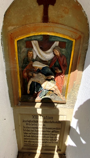Kreuzweg auf dem Baindter Friedhof