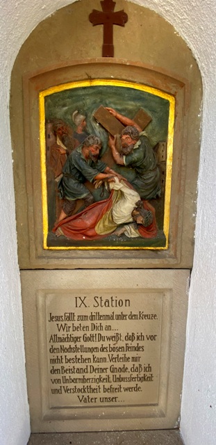 Kreuzweg auf dem Baindter Friedhof