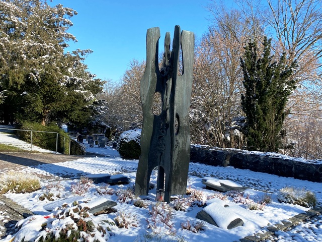 Ehrenmal auf derm Friedhof von Berg