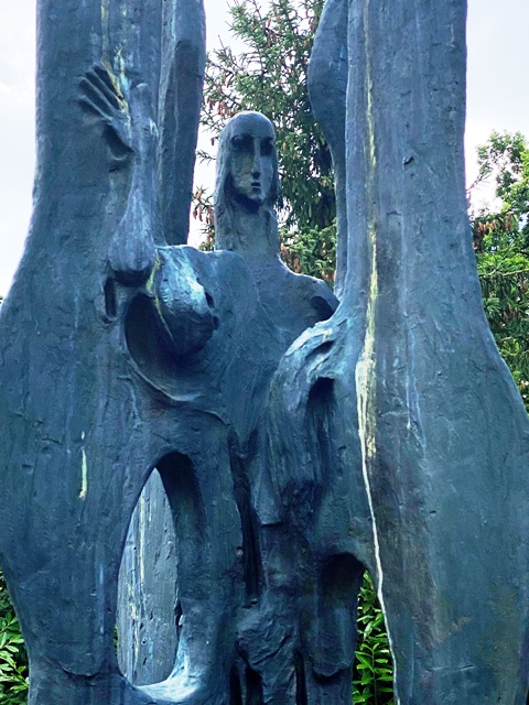 Ehrenmal auf derm Friedhof von Berg