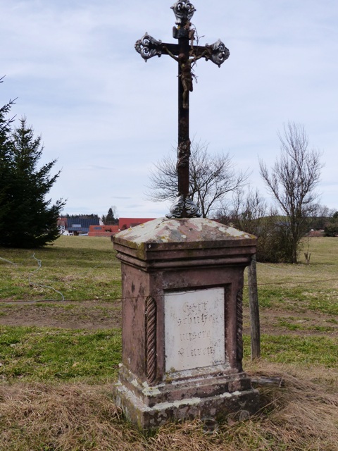 Wegkreuz, Ortsausgang, Richtung Wald