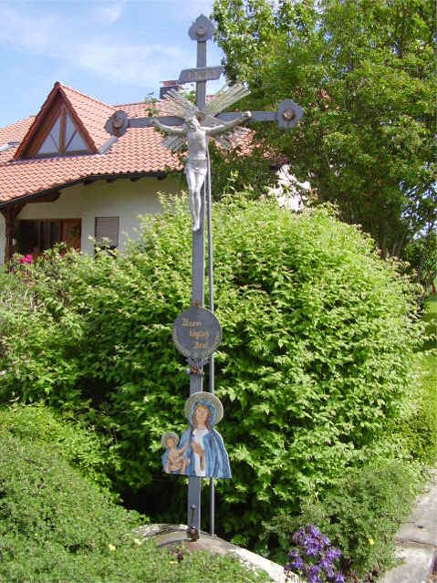 Wegkreuz an der Seedener Strae in Mittelurbach, Schriftplatte  "Unser tglich Brot"