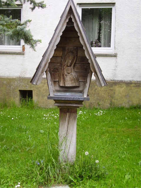 Bildstckle aus Holz in Michelwinnaden