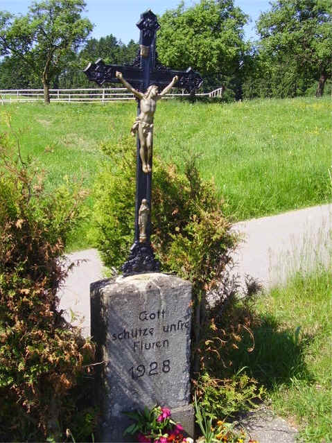 Flurkreuz Ortseingang Oberurbach (aus Richtung Volkertshaus), 1928
