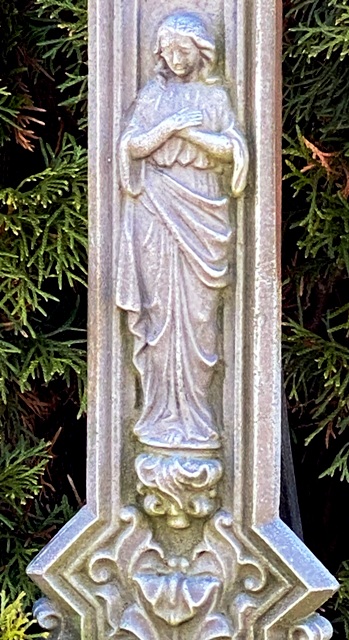 Wegkreuz auf Findling in Bodnegg