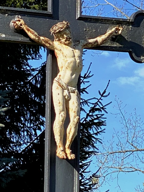 Wegkreuz mit schwarzem Kreuzstamm, Bodnegg