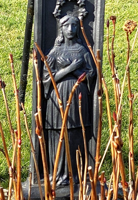 Wegkreuz mit schwarzem Kreuzstamm, Bodnegg