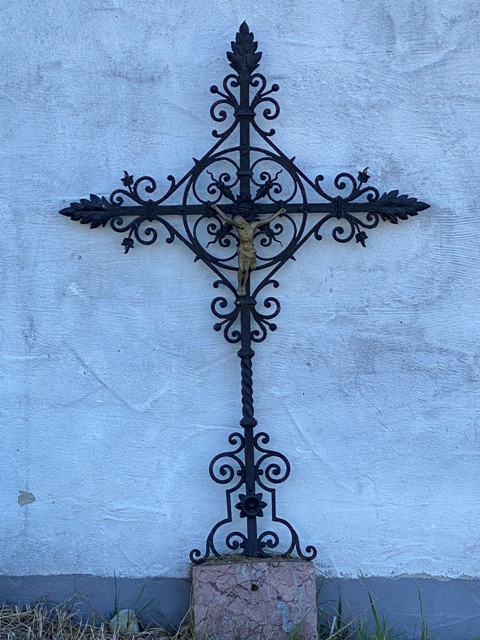 Kreuz an der Stadelwand in Durrenberg
