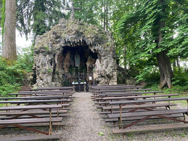 Anlage, Lourdes-Grotte