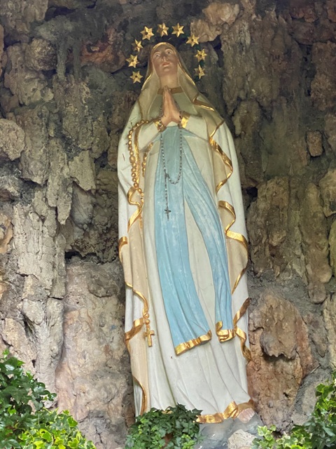 Lourdes-Madonna