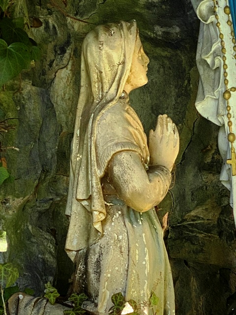 Lourdesgrotte auf dem Friedhof von Ebenweiler