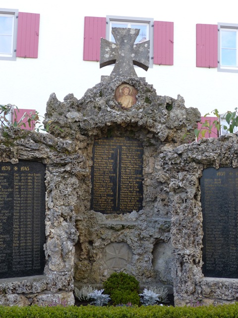 Eintrnen, Denkmal Opfer der beiden Weltkriege, Detail