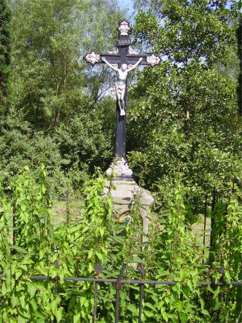 Flurkreuz Unterurbach, unter dem Urbach-Viadukt; Aufschrift "Gott zur Ehre, den Menschen zur Lehre"