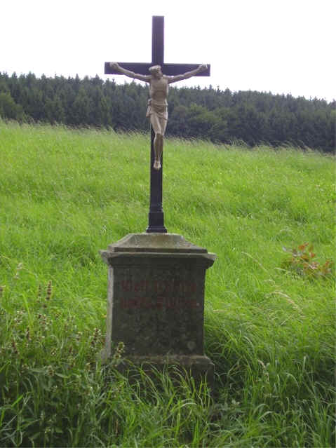Flurkreuz, Heurenbach, Aufschrift: "Gott schtze unsere Fluren", 1900