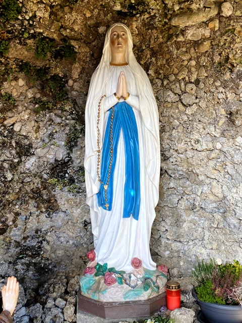 Lourdesgrotte auf dem Kreuzweg von Haslach