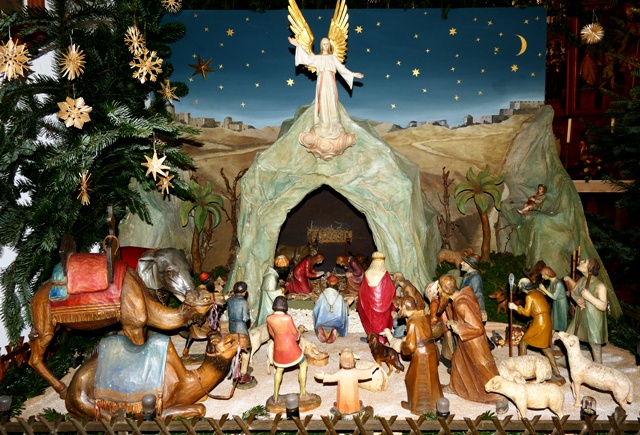 Krippe in der Pfarrkirche St. Nikolaus Heggelbach Krippe in der Pfarrkirche St. Nikolaus Heggelbach