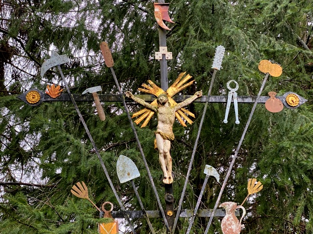 Ulrichhof bei Herlazhofen, Arma-Christi-Kreuz