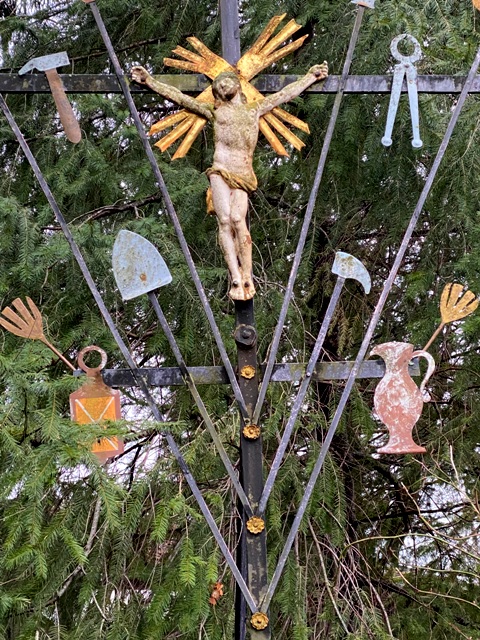Ulrichhof bei Herlazhofen, Arma-Christi-Kreuz