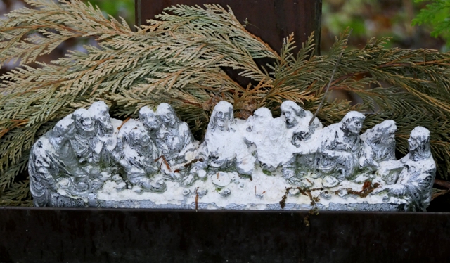 Kruzifix bei der Lourdesgrotte Kehlen