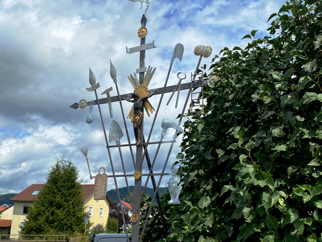 Arma-Christi-Kreuz in Kleinhaslach bei Isny