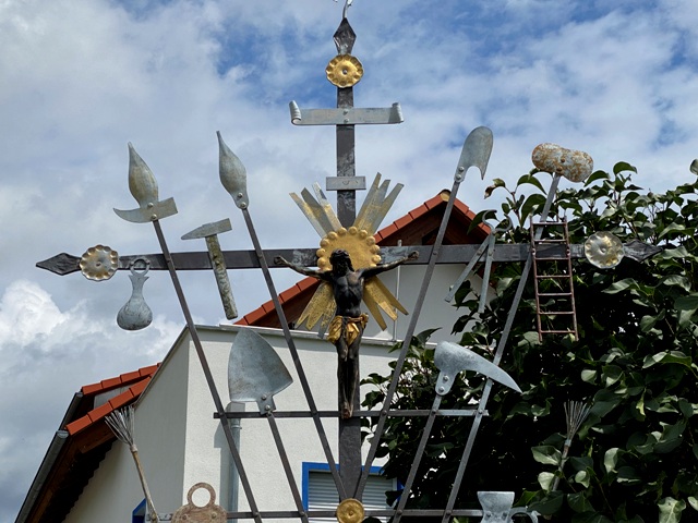 Arma-Christi-Kreuz in Kleinhaslach bei Isny