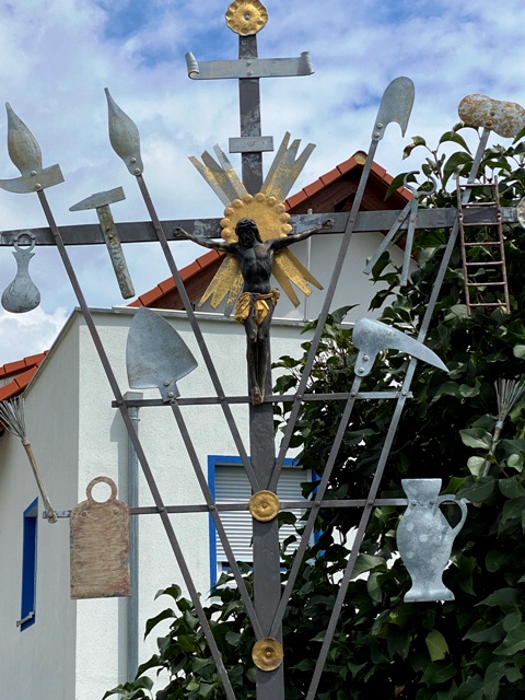 Arma-Christi-Kreuz in Kleinhaslach bei Isny