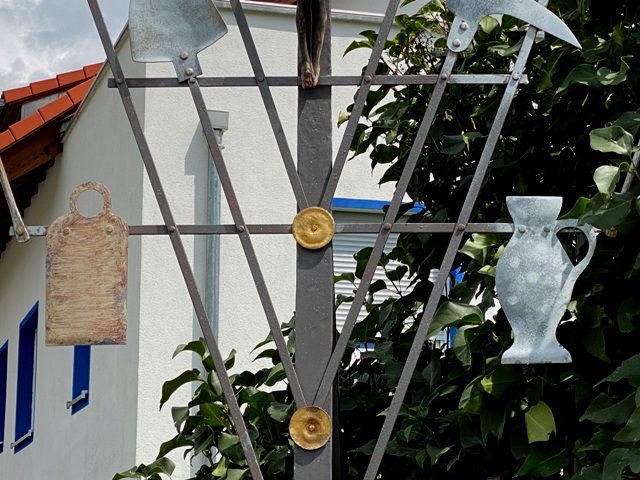 Arma-Christi-Kreuz in Kleinhaslach bei Isny