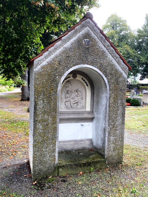 Kreuzweg auf dem Friedhof von Mengen