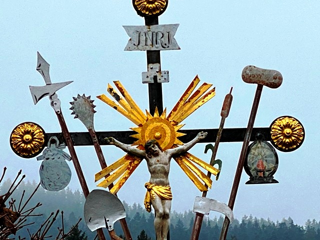 Merazhofen, Arma-Christi-Kreuz, Detail