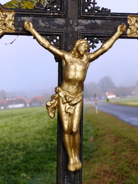 Wegkreuz, Fahrradweg nach Mennisweiler, Detail