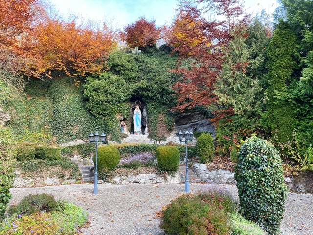 Steinbronnen, Lourdesgrotte, Anlage