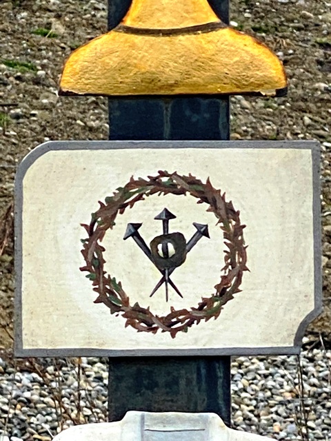 Steinegaden, Arma-Christi-Kreuz