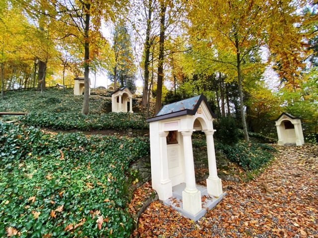 Kreuzberg Ummendorf, Anlage