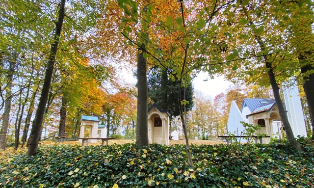 Kreuzberg Ummendorf, Anlage