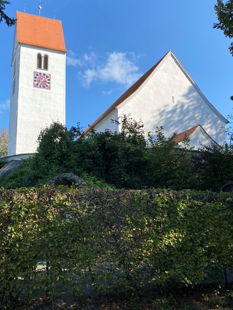 Waltershofen, Lourdesgrotte mit Fatima-Madonna, Kirche