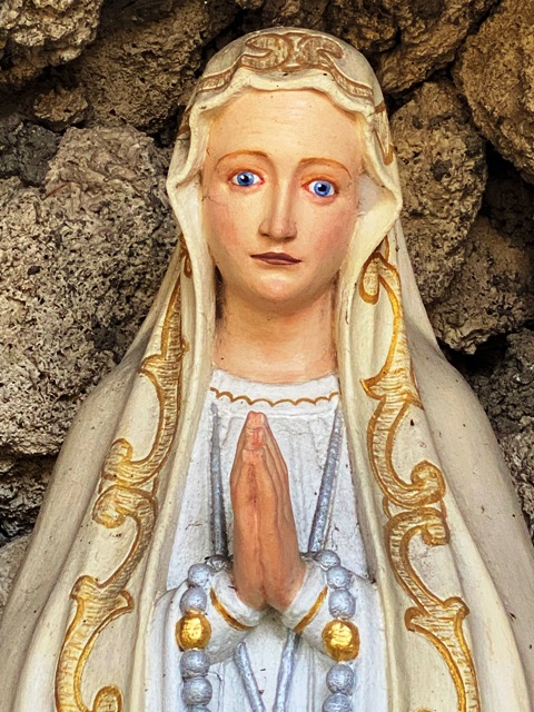 Waltershofen, Lourdesgrotte mit Fatima-Madonna