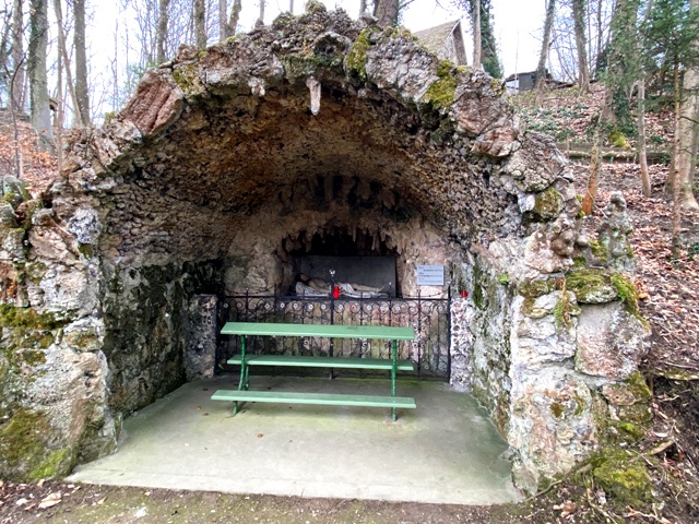 Grabesgrotte in Weingarten am Kreuzberg