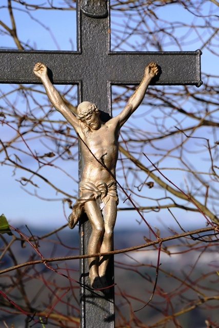 Weissenau, Feldkreuz im Gebsch