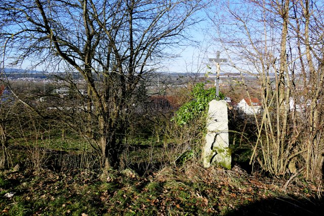 Weissenau, Feldkreuz im Gebsch