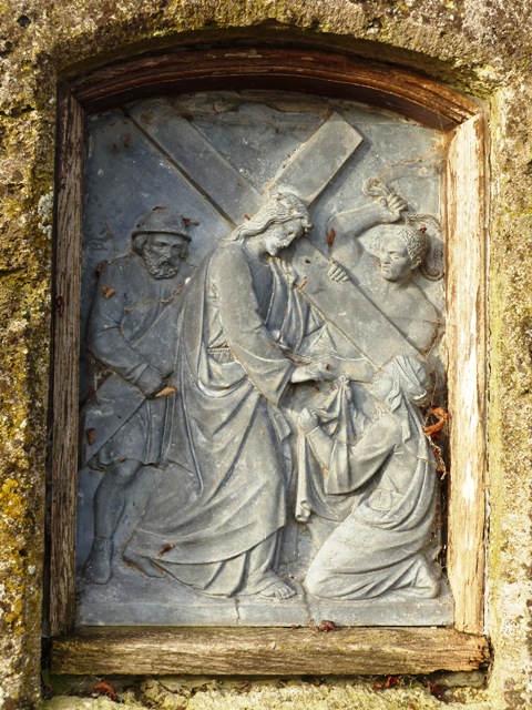 Kreuzweg zur Loretokapelle, Station 6, Schweituch der Veronika