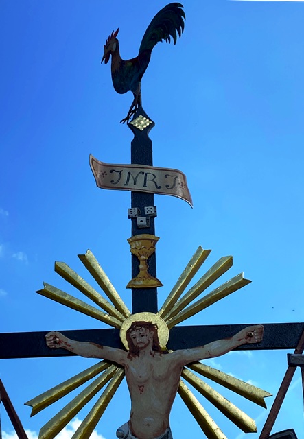 Arma-Christi-Kreuz an neuem Standort